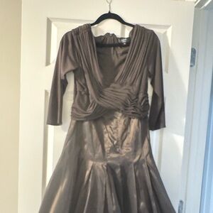 Beautiful Tadashi Dress in Brown. NWOT!!